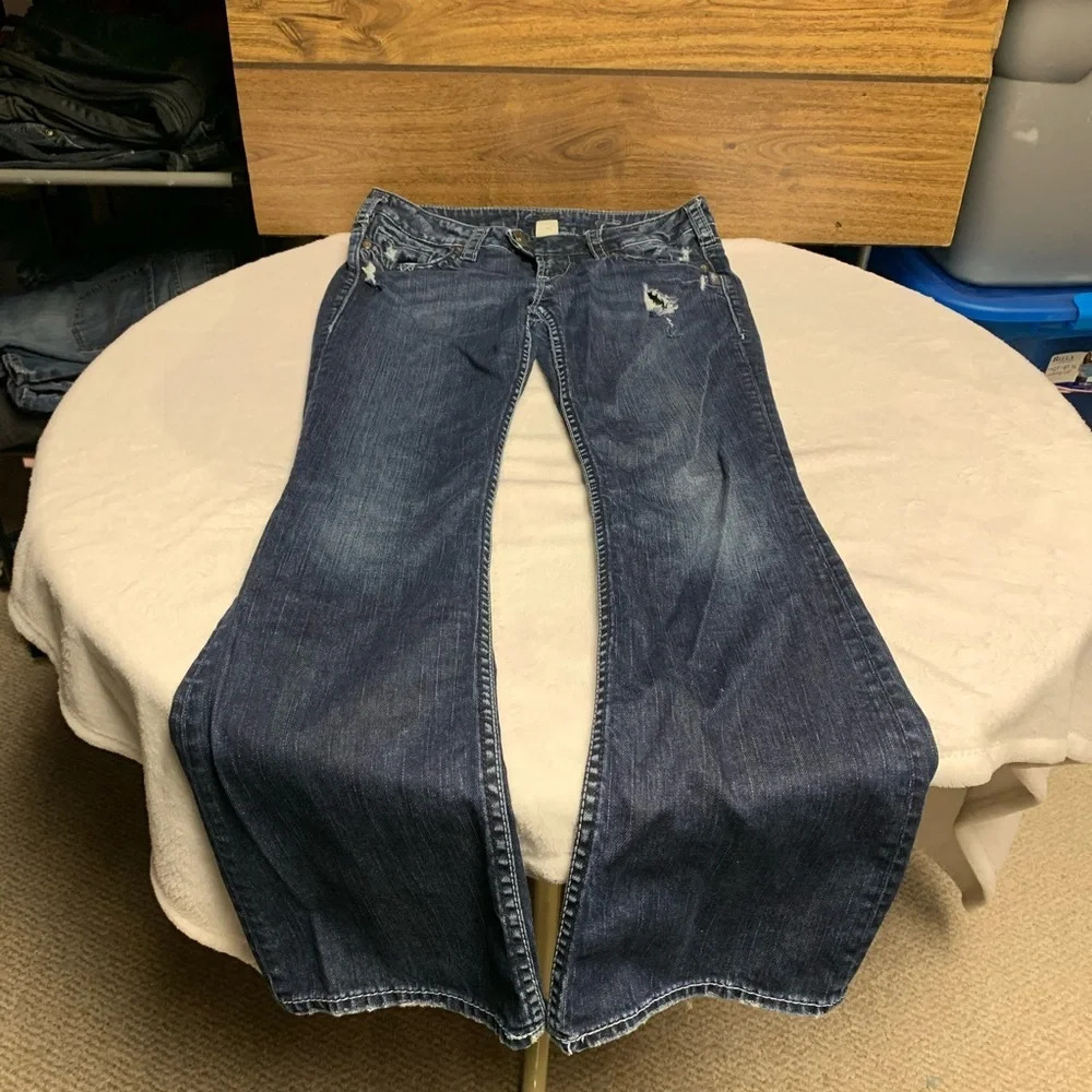 Silver jeans Tuesday style 28/31 dark wash minimal
Distressing wide leg - Picture 5 of 9